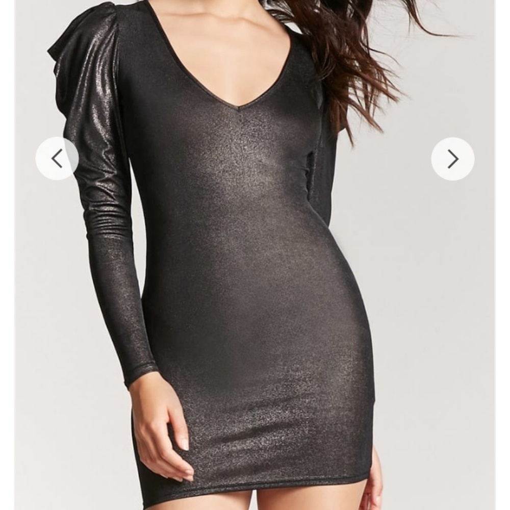 NWT. Puff Sleeve Dess